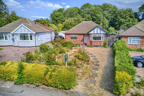 Cromwell Crescent, Market Harborough... 2 bed detached bungalow for sale
