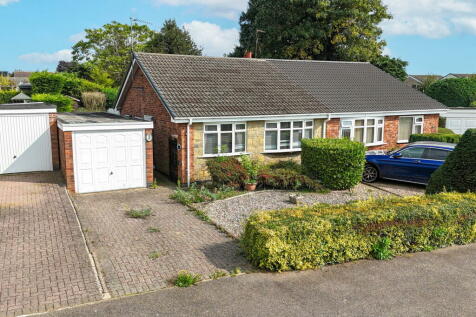 2 bedroom detached bungalow for sale