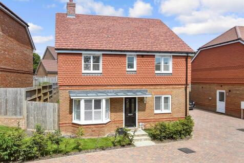 Bluebell Way, Crowborough, East Sussex 4 bed detached house for sale