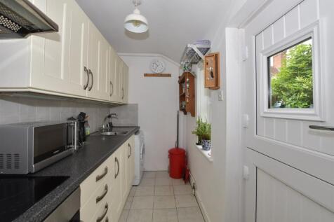 1 bedroom semi-detached bungalow for sale