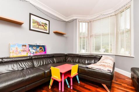 4 bedroom end of terrace house for sale