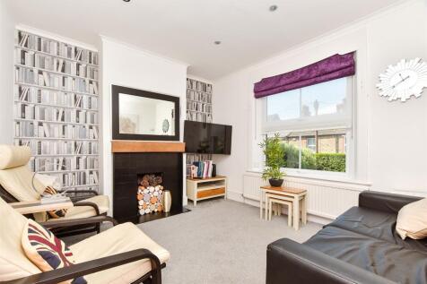 2 bedroom semi-detached house for sale