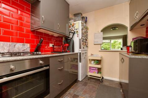 2 bedroom ground floor flat for sale