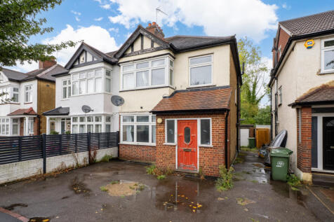 Hamilton Avenue, Sutton SM3 3 bed semi