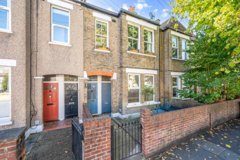 Cowper Road, London SW19 1 bed maisonette for sale