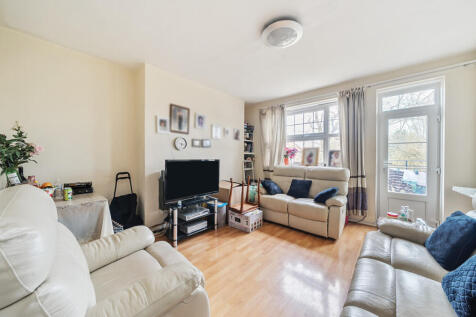 London Road, Mitcham CR4 3 bed apartment for sale