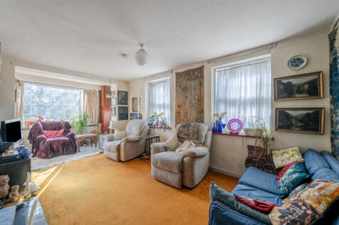 London Road, Mitcham CR4 2 bed apartment for sale