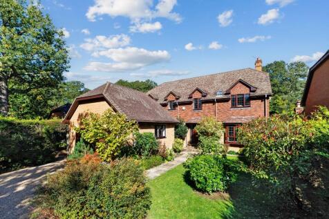 Oxshott 4 bed detached house for sale