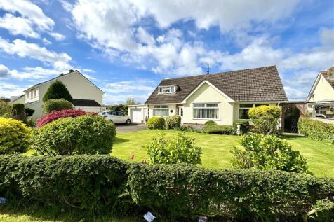 3 bedroom detached bungalow for sale