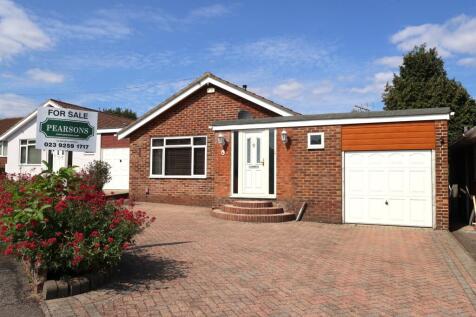 WHITE BEAM RISE, CLANFIELD 4 bed detached bungalow for sale