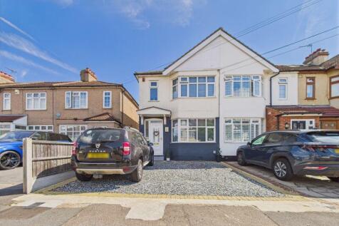 Grange Road, Aveley, South Ockendon... 3 bed end of terrace house for sale