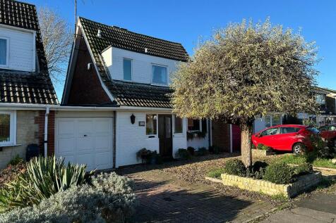 3 bedroom link detached house for sale