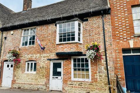 High Street, Highworth SN6 3 bed cottage for sale
