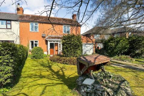 Pinehurst Cottages, South Marston SN3 3 bed end of terrace house for sale
