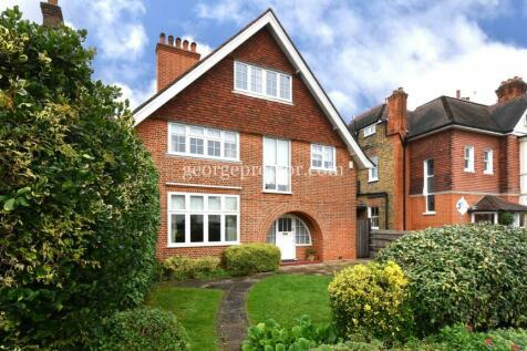 6 bedroom detached house for sale