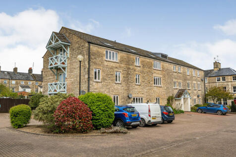 Tower Street, Cirencester... 2 bed apartment for sale