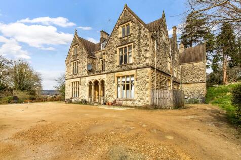 Detached house for sale