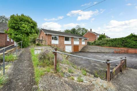 3 bedroom semi-detached bungalow for sale