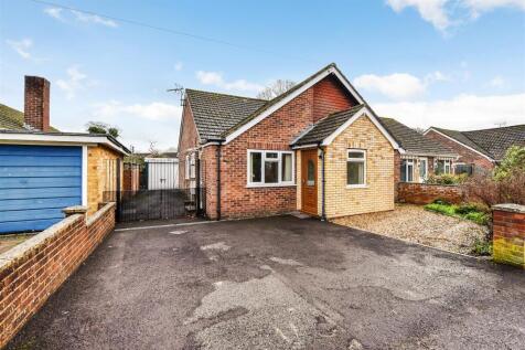 3 bedroom semi-detached bungalow for sale