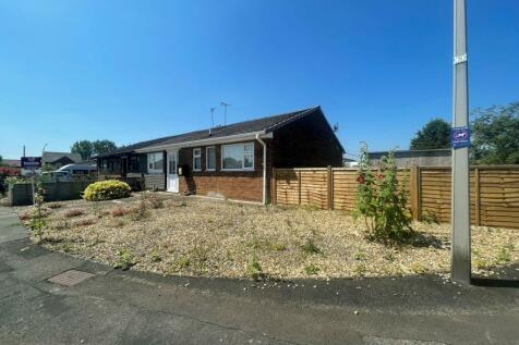 3 bedroom semi-detached bungalow for sale