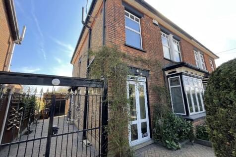 3 bedroom semi-detached house for sale