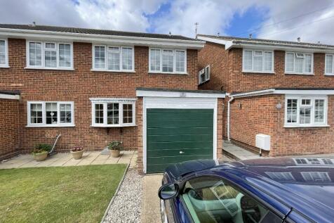 3 bedroom semi-detached house for sale