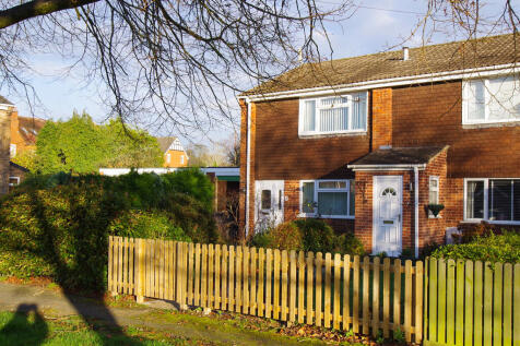 2 bedroom semi-detached house for sale