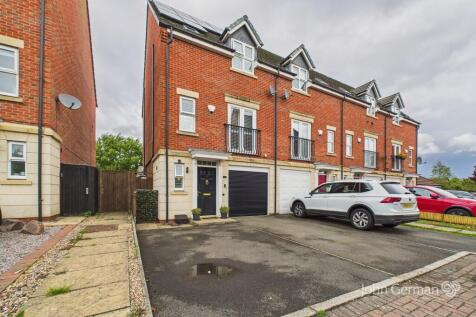 Haddon Way, Loughborough 3 bed townhouse for sale