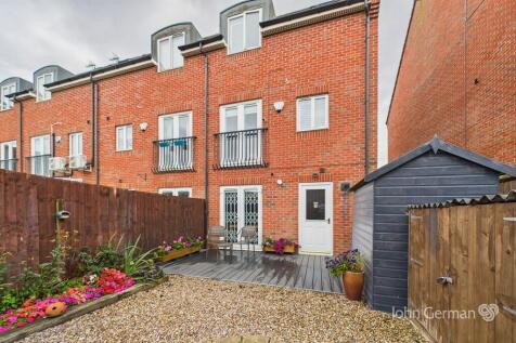 Haddon Way, Loughborough 3 bed end of terrace house for sale