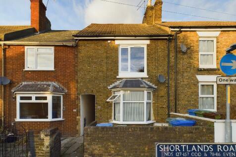 Shortlands Road, Sittingbourne, Kent... 2 bed maisonette for sale