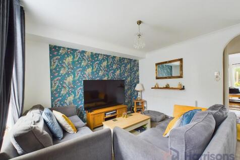Ospringe Road, Faversham, Kent, ME13 7LG 2 bed terraced house for sale