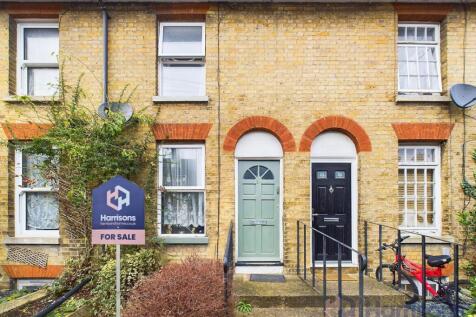 Ospringe Road, Faversham, Kent, ME13 7LG 2 bed terraced house for sale