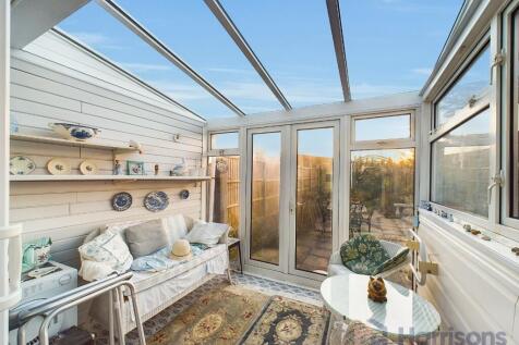 2 bedroom semi-detached bungalow for sale