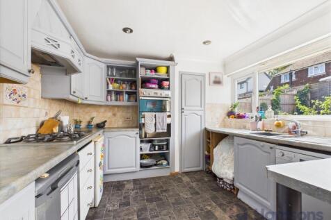 Chesham Drive, Gillingham, Kent, ME8 3 bed semi