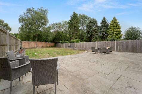 Wigmore Road, Gillingham, Kent, ME8 0TL 5 bed detached house for sale