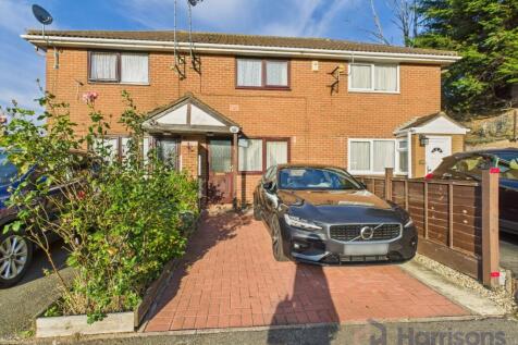 Hewitt Close, Gillingham, Kent, ME7 2QR 2 bed terraced house for sale