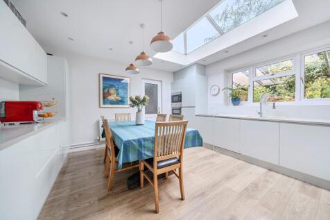 The Street, Borden, Sittingbourne... 5 bed chalet for sale