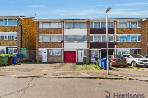Millfield, Sittingbourne, Kent, ME10 4TP 3 bed townhouse for sale