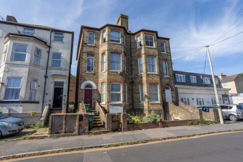 Guildhall Street, Folkestone, Kent, CT20 2 bed flat for sale