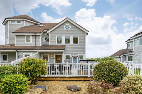 4 bedroom semi-detached house for sale