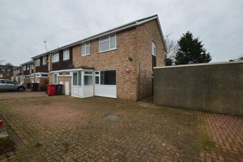 Birch Grove, Slough 4 bed end of terrace house for sale