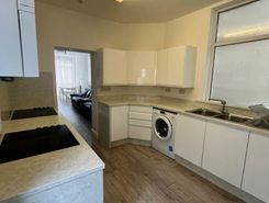 6 bed property, in Gwydr Crescent, £285,000