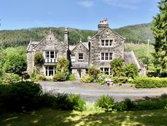 8 bed property, in Farchynys Hall, £1,100,000