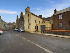 5 bed property, in The Creel, £300,000