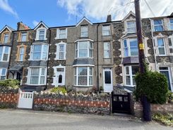 5 bed property, in 4 Marine Gardens, £215,000