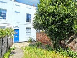 2 bed property, in New Street, £300,000