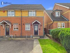 2 bed property, in Bakers Gardens, £440,000