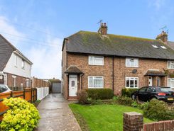 3 bed property, in Langbury Lane, £350,000