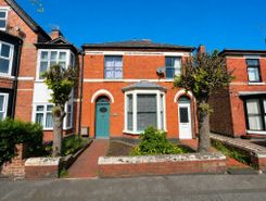 5 bed property, in Needwood Street, £230,000