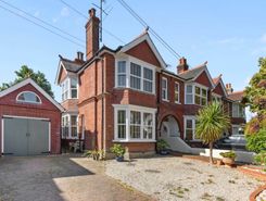 4 bed property, in Tower Road, £750,000